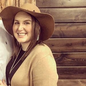 Meet your Posher, Stephanie